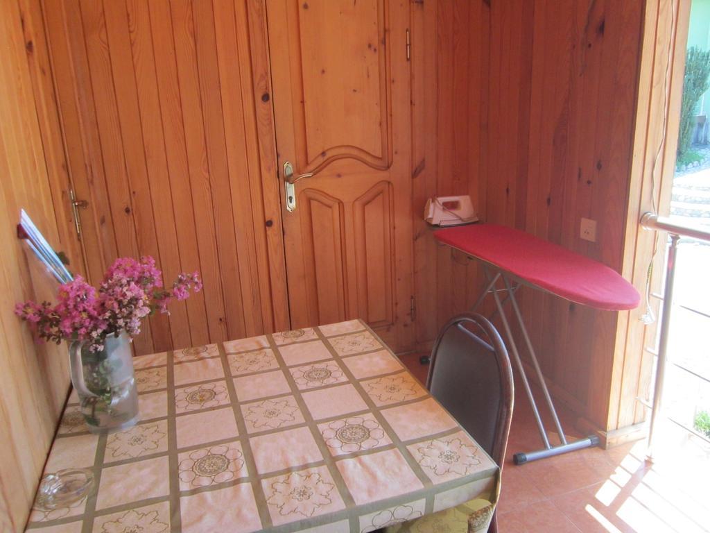 Wooden Cottage Makhinjauri Εξωτερικό φωτογραφία