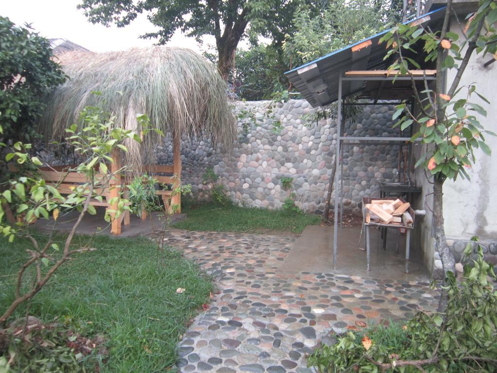 Wooden Cottage Makhinjauri Εξωτερικό φωτογραφία
