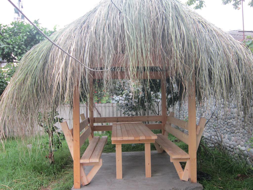 Wooden Cottage Makhinjauri Εξωτερικό φωτογραφία